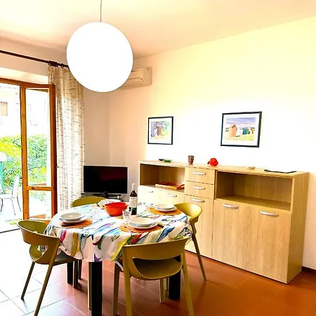 Portiglioni-cipressi Apartment