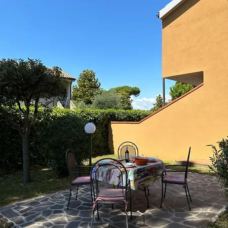 Portiglioni-cipressi Apartment